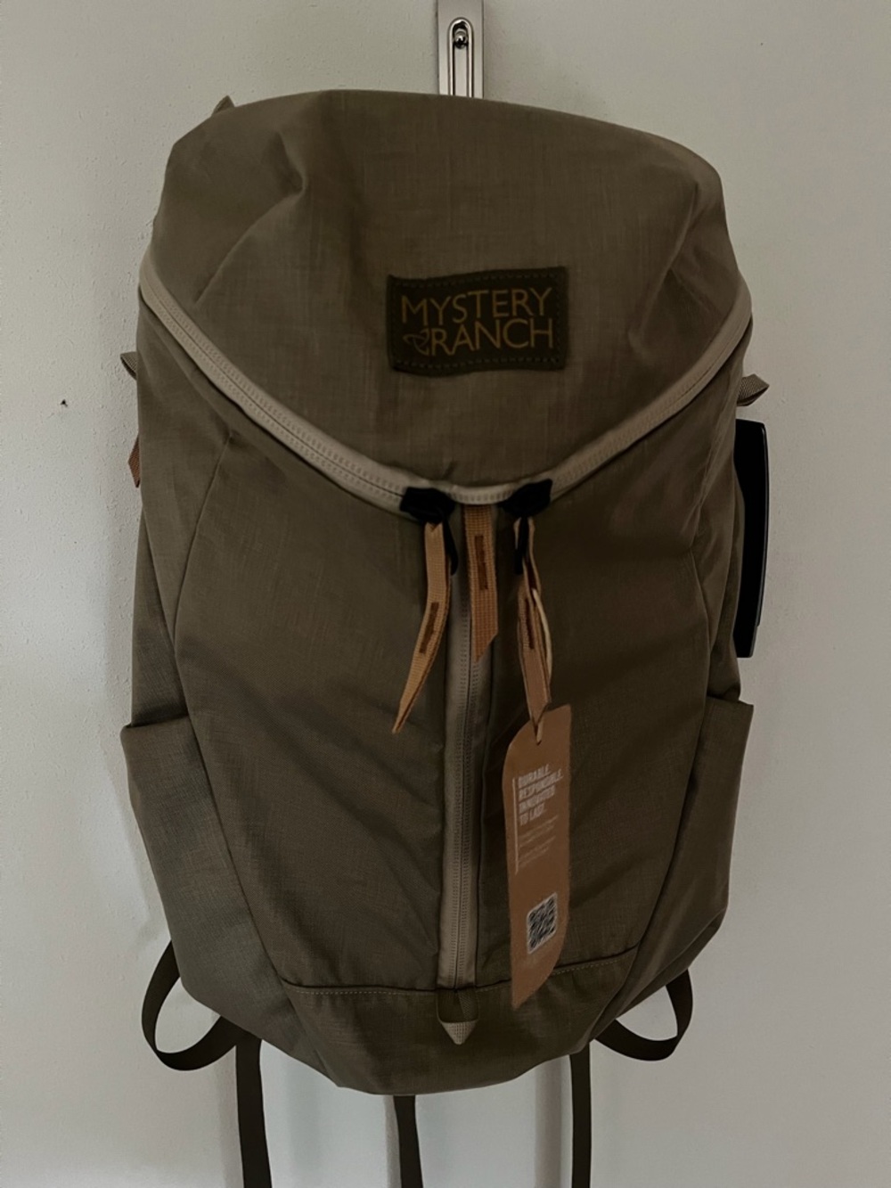 Mystery Ranch Catalyst 26L Men's Khaki Daypack